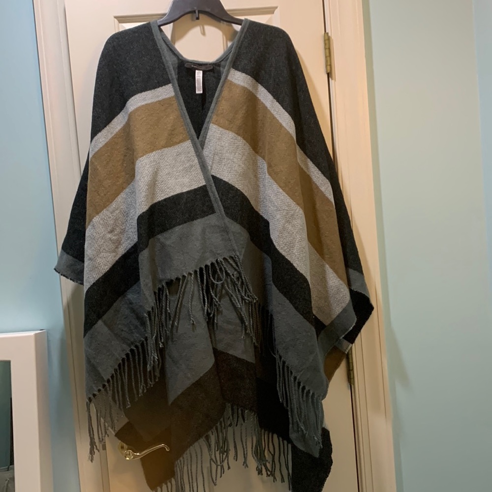 BCBGMAXAZRIA shawl